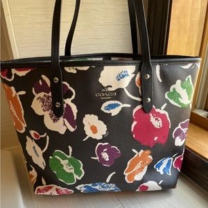 Coach crossgrain leather Wildflower print classic city tote. style # F37266